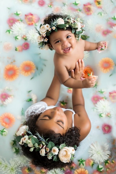 How to run a milk bath portrait session, maternity and baby photographer Ute-Christin Cowan