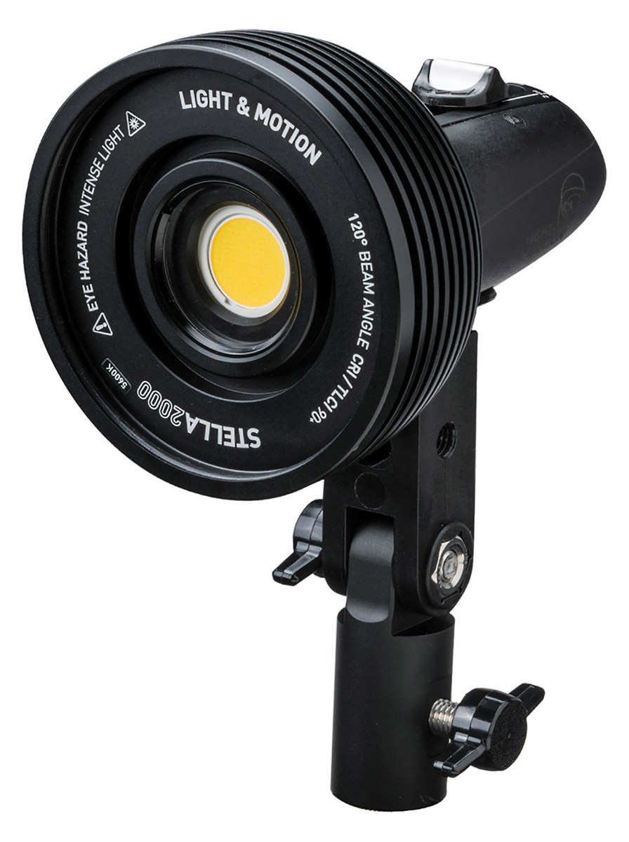 A StellaPro CL 2000 monolight against a white background