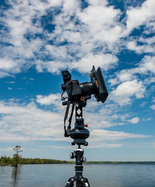 This time-lapse setup uses the Nikon Z 7 with Nikkor 14-30mm f/4 S lens, the Timelapse+ View intervalometer, PolarPro Summit landscape filter system (CPL, ND64, ND4-GR), a Miops Capsule360 motion box and Pan/Tilt kit, and a Gitzo Series 1 Traveler tripod.