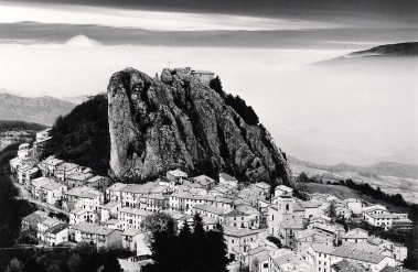 1.2022-1_.2022-Approaching-Clouds,-Pizzoferato,-Abruzzo,-Italy_.-2016_.jpg