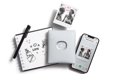 1.23-220815_Instax_Square_Link_Feature_13_Ash_White_Sketch_Edit_Print_1655_Stack_copy_2_.jpg
