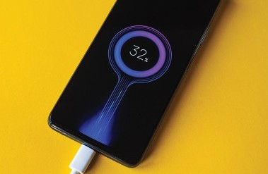 202409_PhoneBattery_iStock.jpg